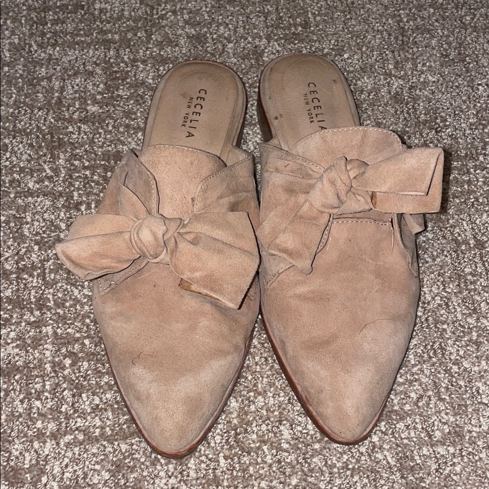 Cecelia Amara  New York Bow-Tie Tan Mules 10